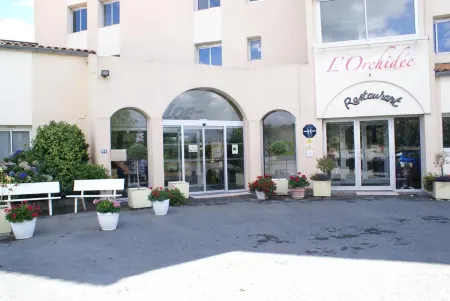 Logis Hôtel Restaurant Aloe Отели рядом с достопримечательностью «Camping Capfun Bretèche»