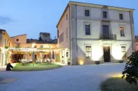Domaine Saint Martin Hôtels à : Castillon-du-Gard