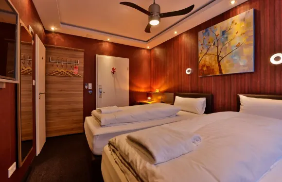 斯泰因布勒費爾德中心酒店