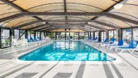 Wellington Resort - Pools