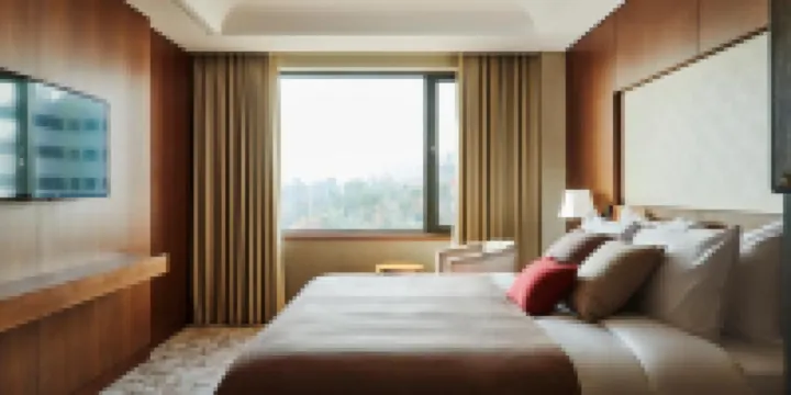 Hotel Hyundai by Lahan Ulsan - Premium Süit Oda (2 Kişilik Havuz Erişimi)