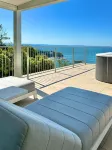 Maximilian Suites - Sea View