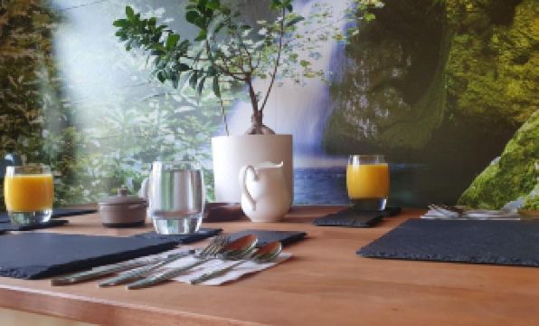 Castle Lodge - Brecon Beacons Accommodation - Housity