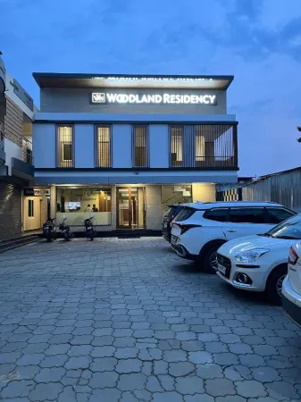 Woodland Residency Отели рядом с достопримечательностью «Блэк Тандер»