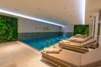 Hotel Golden Palace - Pools