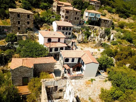 Domatia Stone Hotel Отели рядом с достопримечательностью «Soke Vocational School»