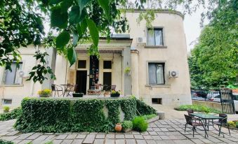 The English Guest House