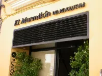 Albergue Revolutum Hostel โรงแรมใน