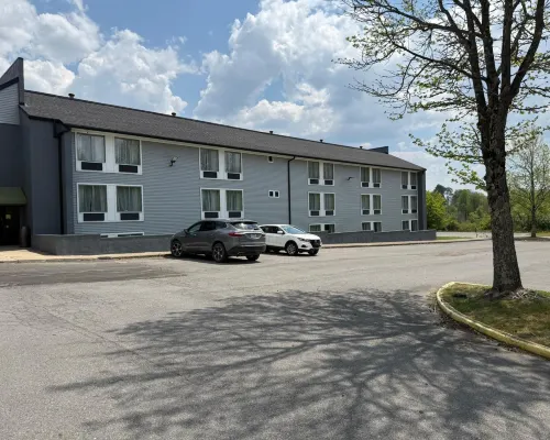 Holiday Lodge Hotel and Conference Center Hotels in Plateau