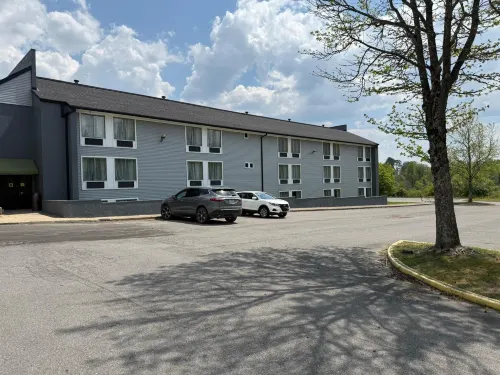 Holiday Lodge Hotel and Conference Center