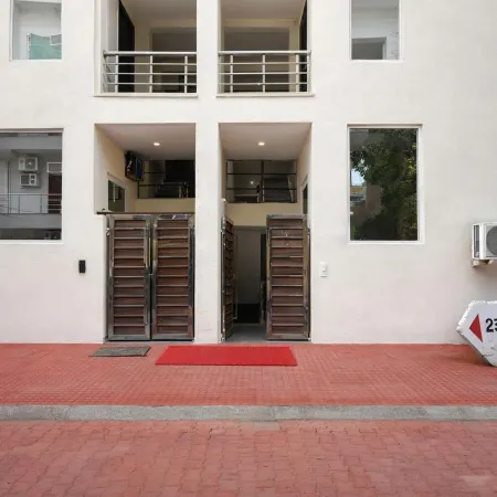 Super Townhouse 28