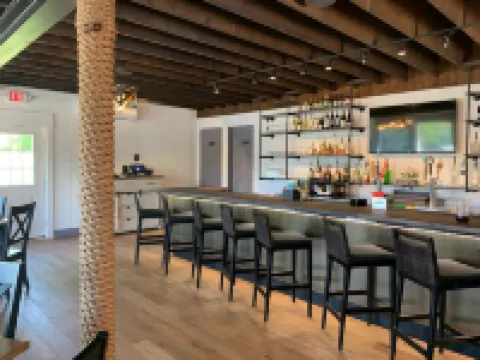 Smuggler's Cove Inn