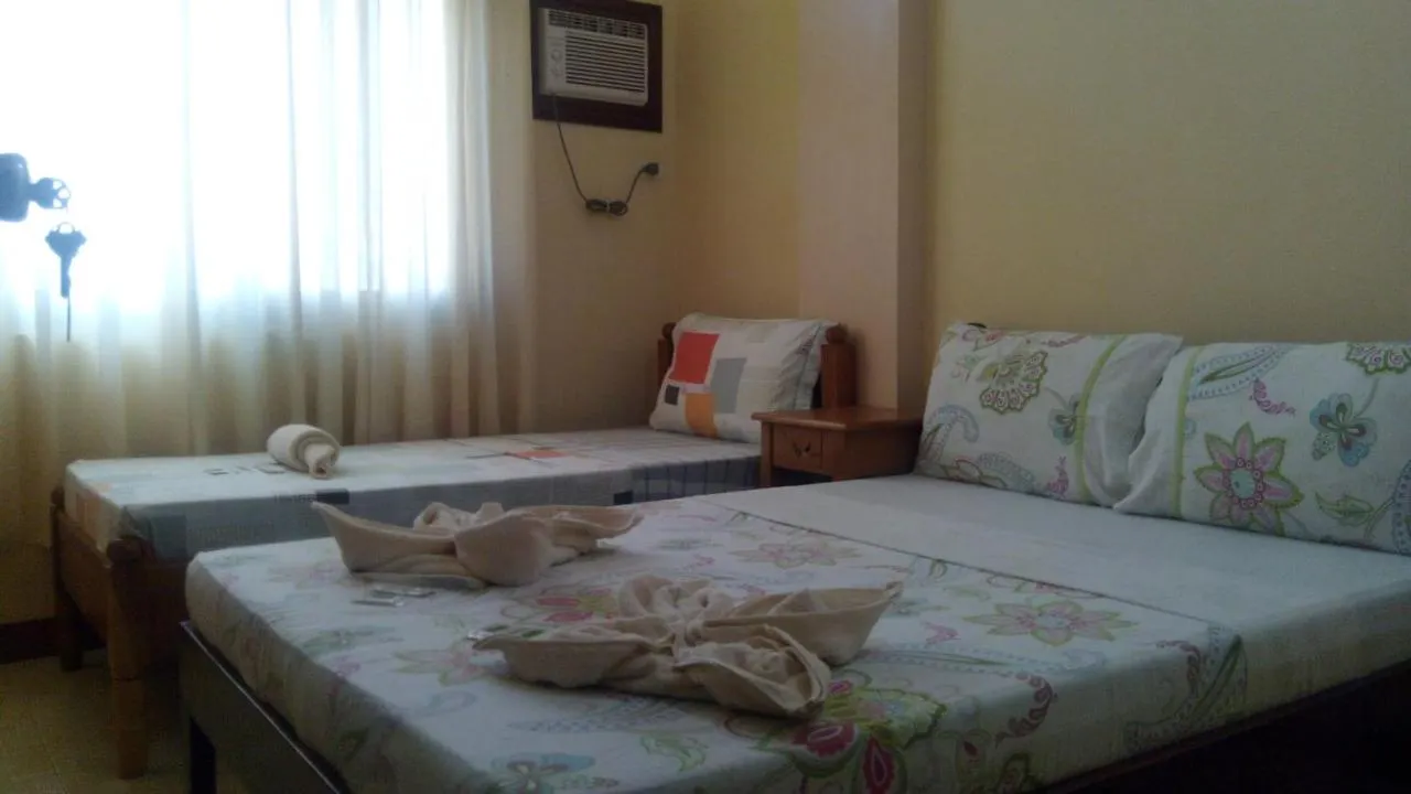 Divine Castle Travelers Inn Номера Photos