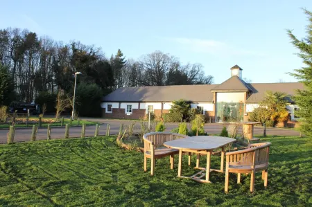 Desalis Hotel London Stansted Отели в г. Квендон энд Риклинг