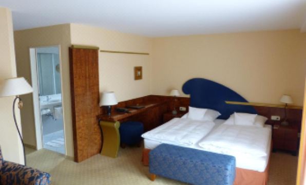 Hotel Roshop - Housity