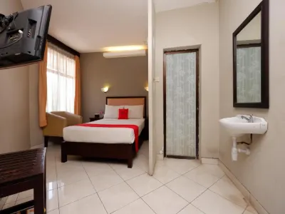 RedDoorz Plus @ Singosari Raya Hotels in South Semarang
