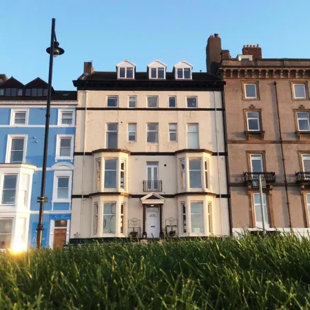 Riviera Guesthouse
