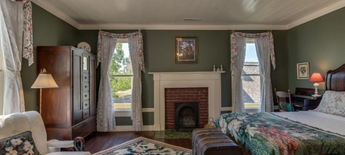 Carrier Houses Bed & Breakfast Hotels in Rutherford County