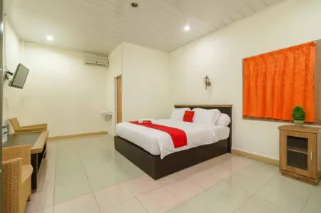 RedDoorz Plus @ Setiabudi Medan 4 Отели в г. Padang Bulan Selayang II