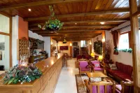 To Balkoni Tis Agorianis Hotels in Eptalofos