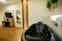 Hotel e Restaurante GIRATÓRIO RF Vision - A Melhor Vista 360 de Gramado - Badekar