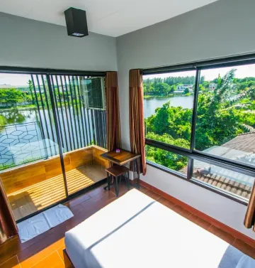 อพาร์ตเมนต์พร้อมทิวทัศน์ทะเลสาบ