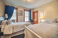 Historic Apartment - Half Mi to Lake Champlain! Hotels near Maui North Ski, Bike & Board Co.