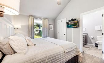 Sweet Seaview Home Near Beach and Trailhead!