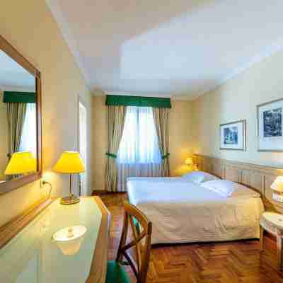 Ambassador Palace Hotel Rooms