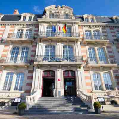 Les Jardins du Mess Hotel Exterior