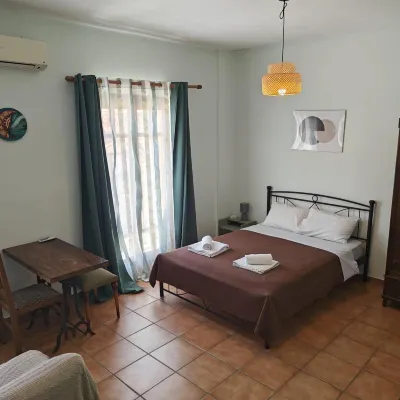 Studio Ermou Mytilene Center ミティリーニ国際空港周辺のホテル