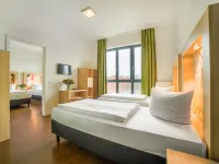 H+ Hotel 4Youth Các khách sạn gần Công viên Mauerpark