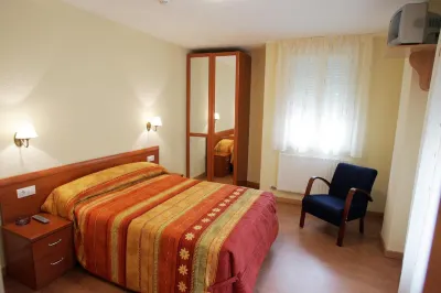 Hostal Hispanico II Hotels in 