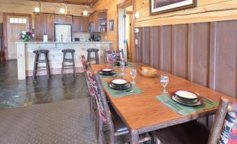 The Lodges at Cresthaven