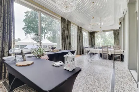 Logis Manoir de Fourcy Отели в г. Френ-ле-Монтобан