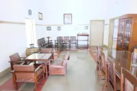 Ndalem Suratin Guesthouse Hoteles en Jetis