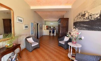 Hotel Cyrnea