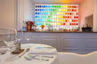 The Exhibitionist Hotel - 5-Star