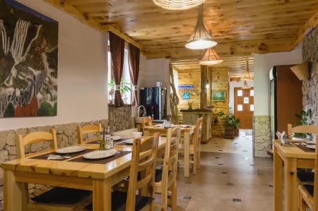 Rustic Lodge Plitvice Отели в г. Језерце