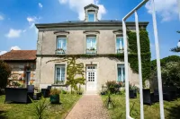Logis Hôtels Restaurant la Mère Hamard Hotels in Semblancay