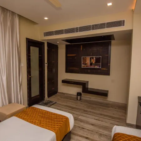 Hotel Heritage Inn at Assi Ghat Отели рядом с достопримечательностью «Храм Дурга»