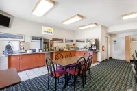Days Inn & Suites by Wyndham Cambridge Hotels in Cambridge
