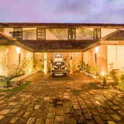 Villa Hundira Hotel Exterior