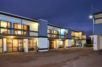Waikanae Beach Motel Hotels in 