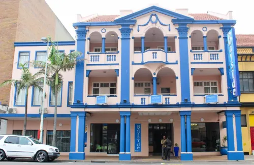 Bayside Hotel 116 West Street - parkir