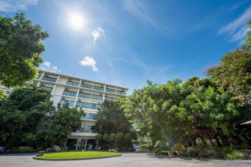 โรงแรม โพเรสวา บางพระ - พร้อมอาหารเช้า