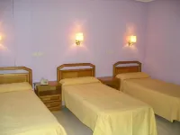 Hostal Restaurante Carolina Hôtels à : Pedrosillo el Ralo