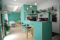 จีจี8 โรงแรม แอนด์ สวีท สปา - ที่มีบาร์
