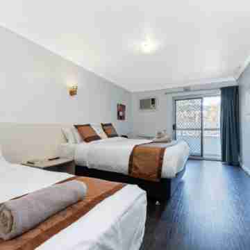 Econo Lodge Rivervale Rooms