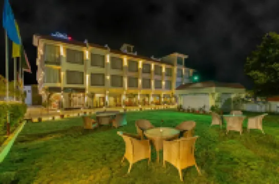 The Vaishnodevi Sarovar Portico